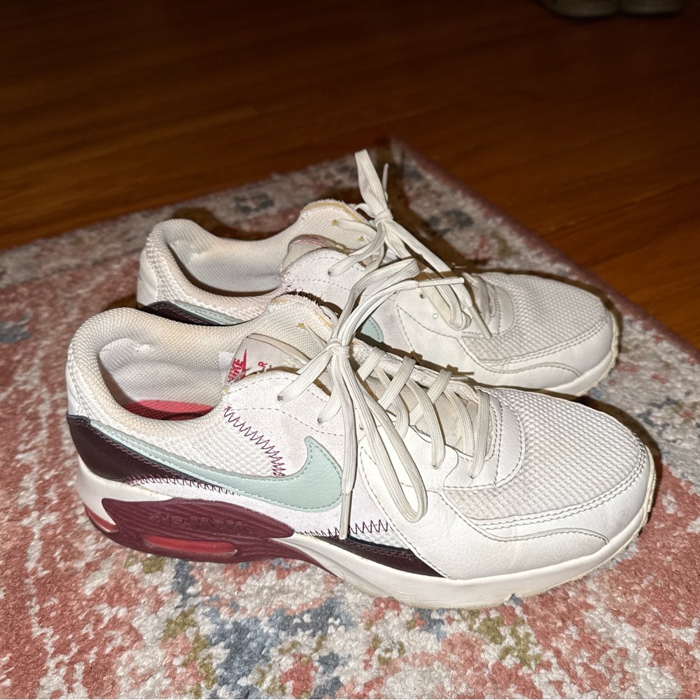 Nike Air Max, women’s size 9.